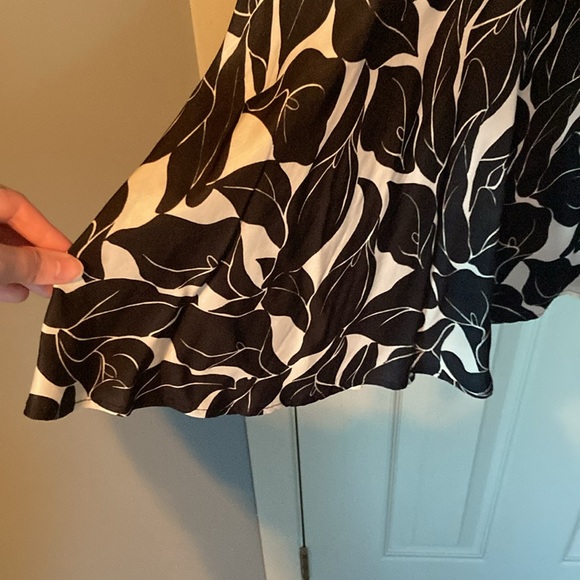 🖤 Jolie robe motif de feuilles - Picture 2 of 5